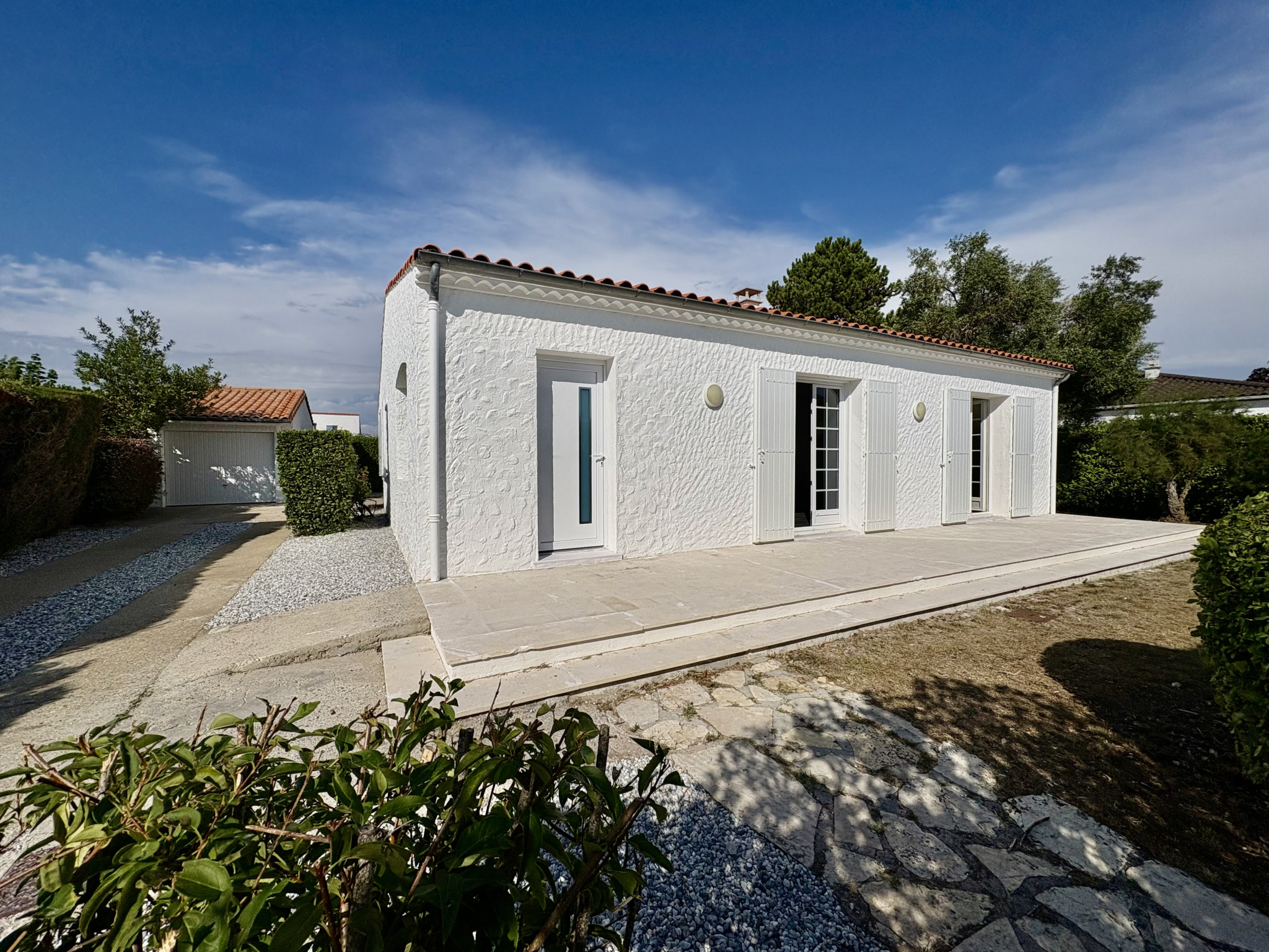 Maison à vendre à Vaux sur mer, 110 m², 4 pièces – photo 1 sur 10